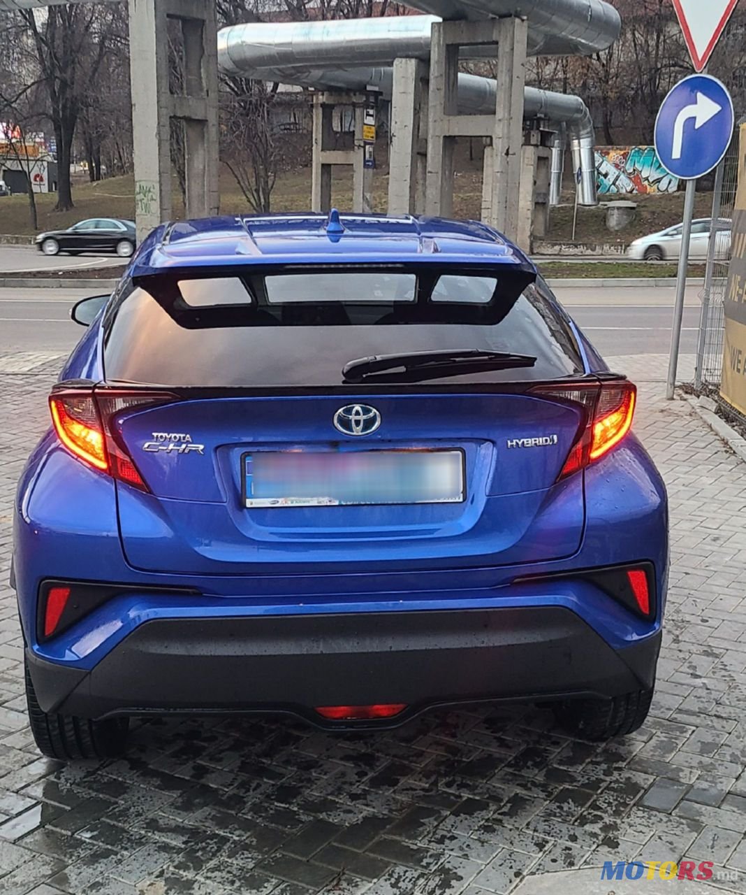 2020' Toyota C-HR photo #5