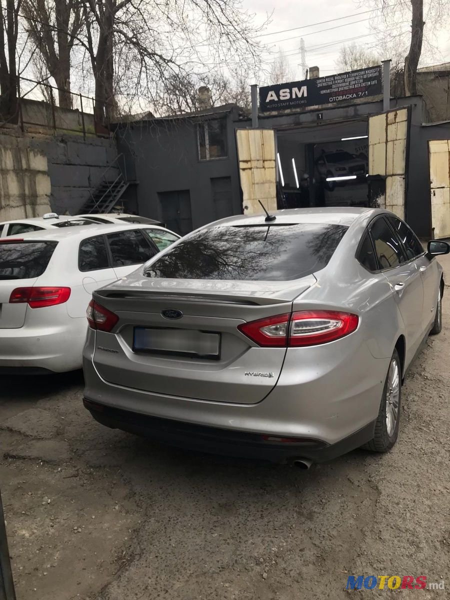 2013' Ford Fusion photo #2