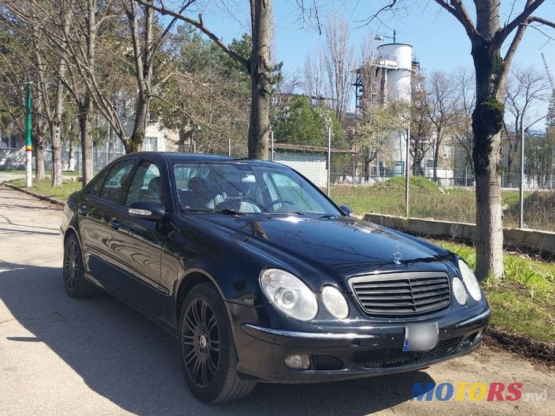 2005' Mercedes-Benz E-Class photo #1