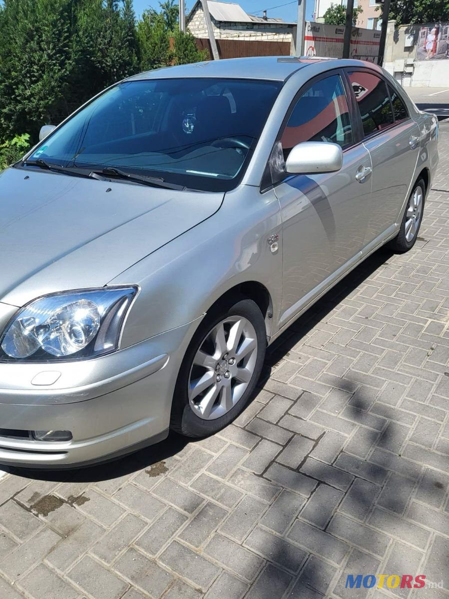 2003' Toyota Avensis photo #1