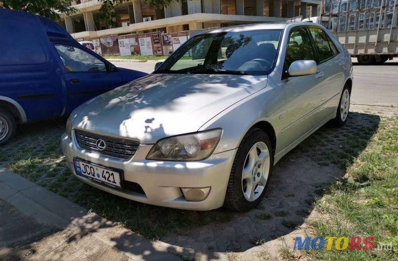 2001' Lexus IS photo #1