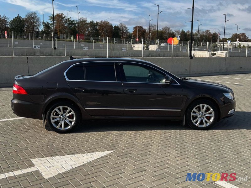 2009' Skoda Superb photo #4