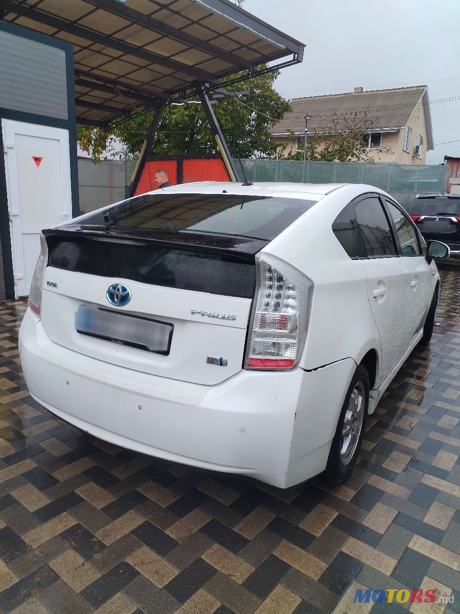 2010' Toyota Prius photo #5