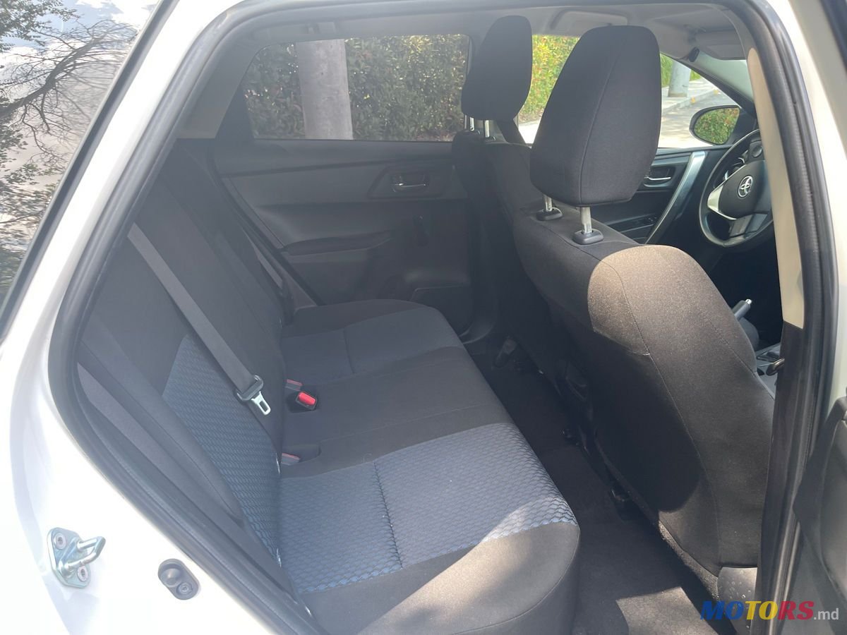 2014' Toyota Auris photo #6