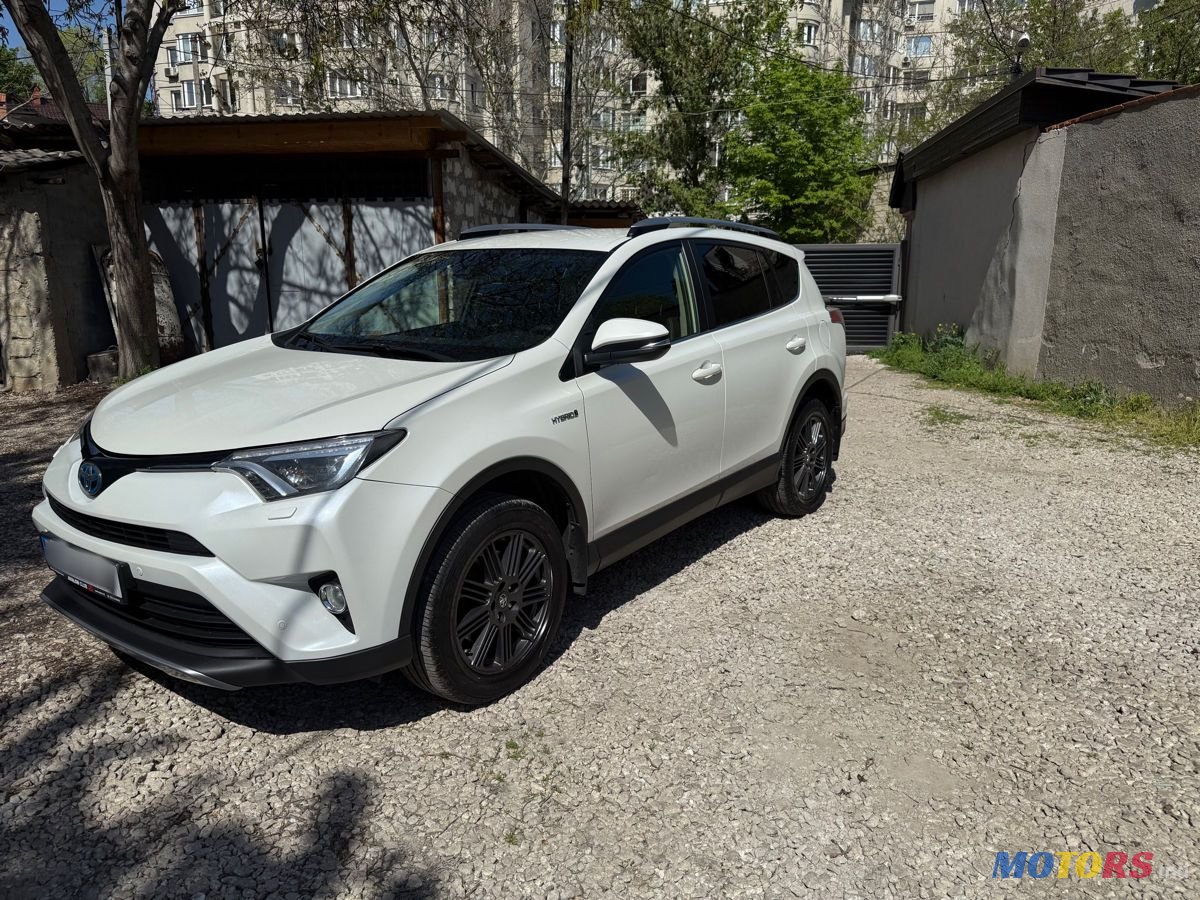 2018' Toyota RAV4 photo #3
