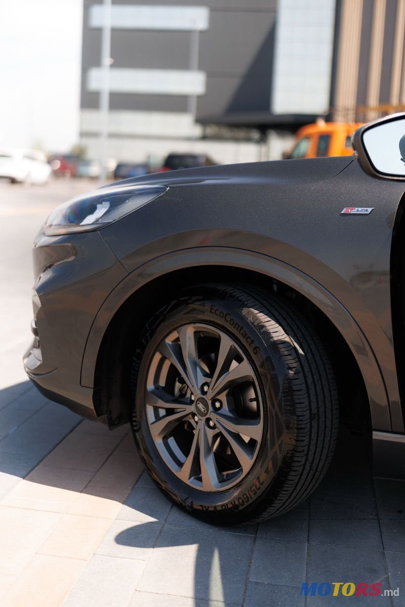 2021' Ford Kuga photo #4