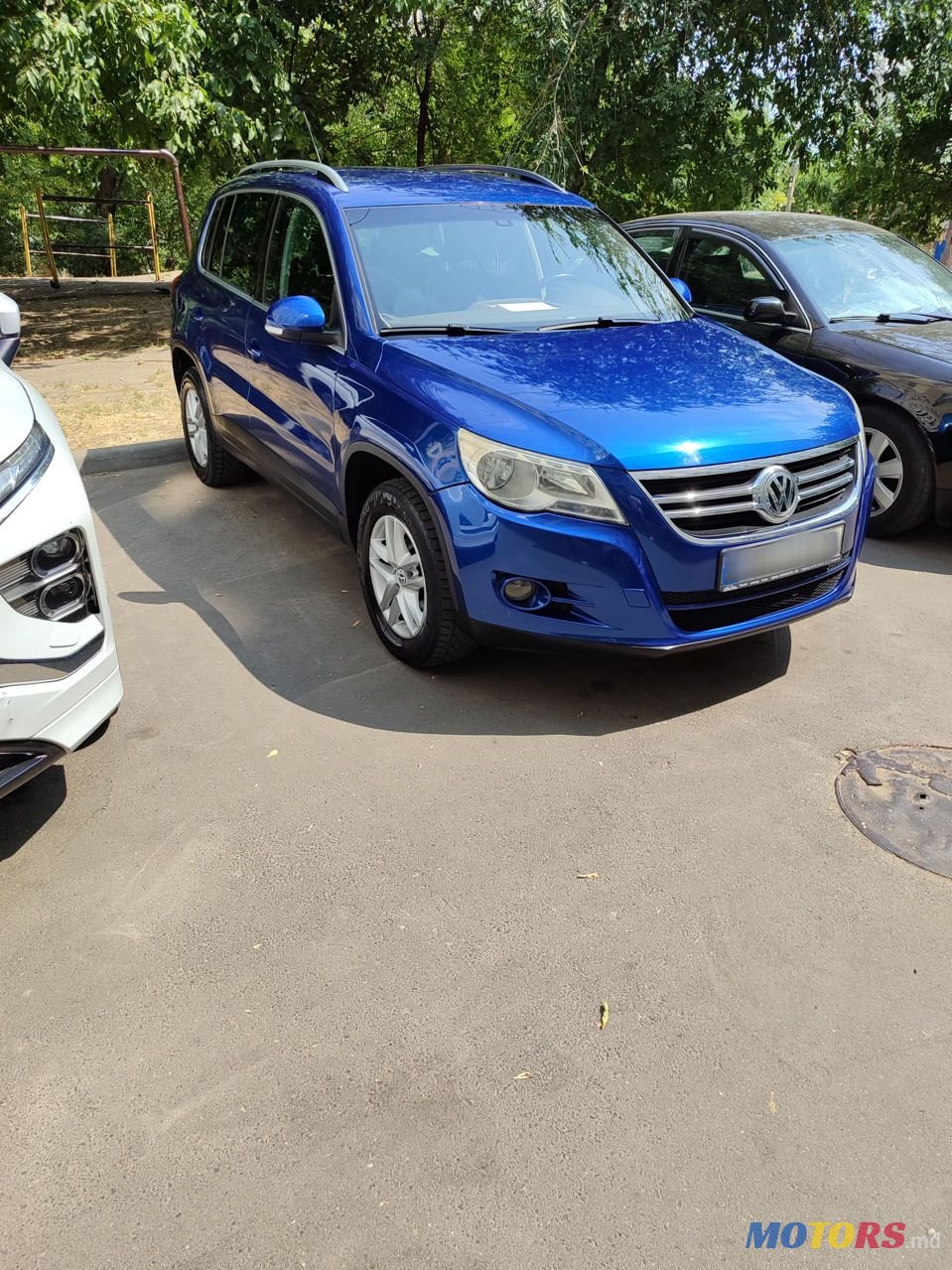 2009' Volkswagen Tiguan photo #1