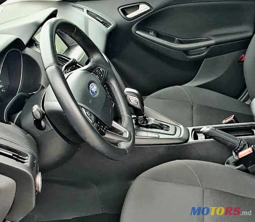 2017' Ford Focus photo #6