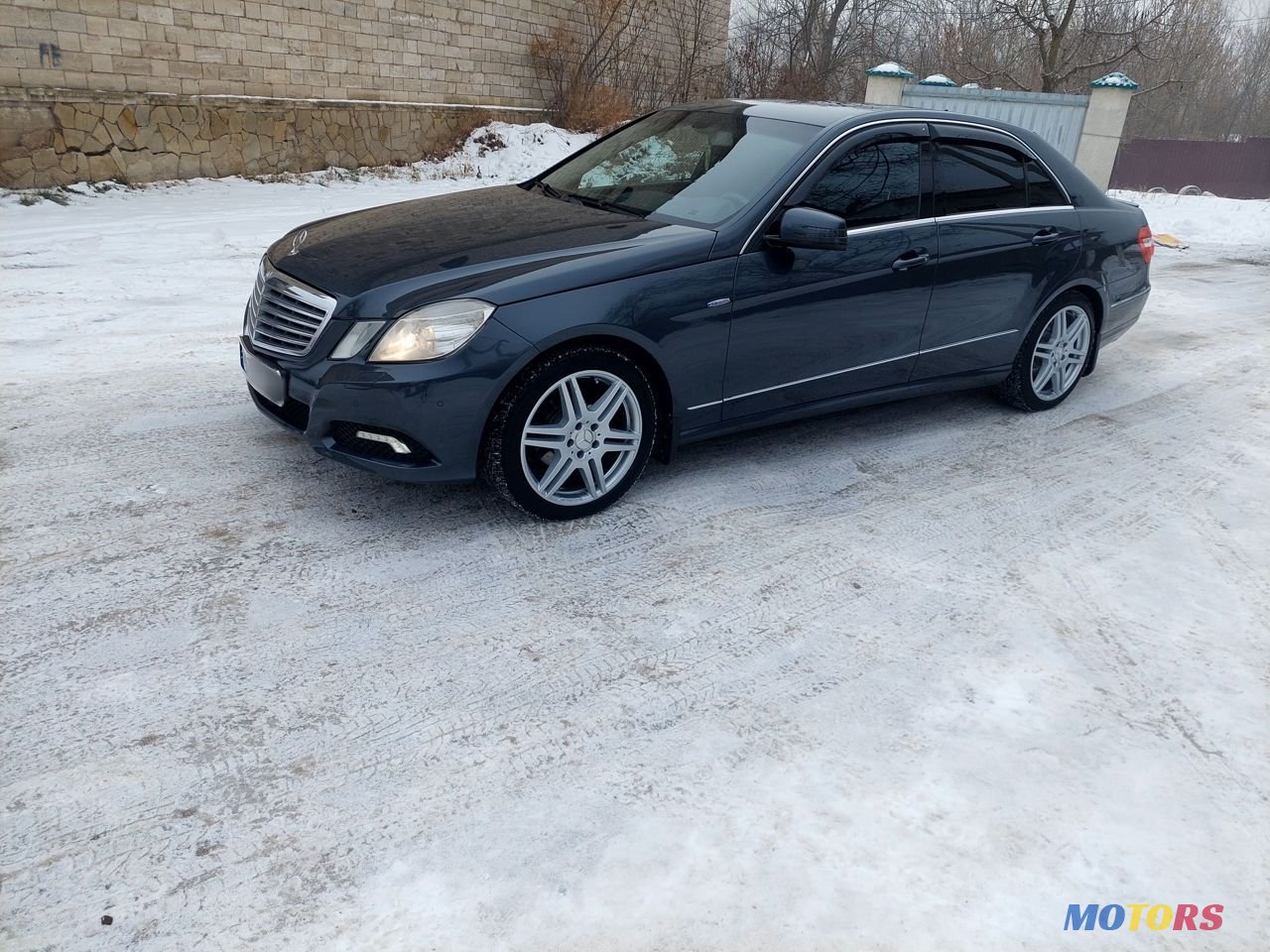 2009' Mercedes-Benz E-Class photo #1