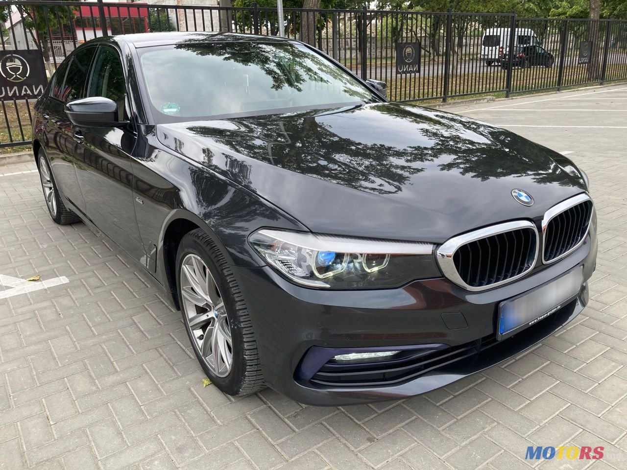 2017' BMW 5 Series photo #5