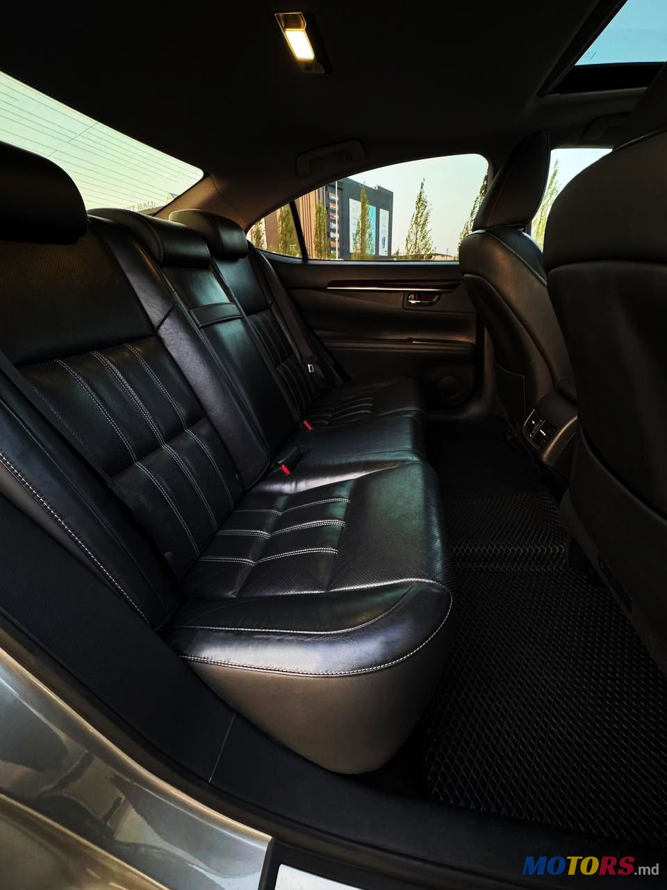 2015' Lexus Es Series photo #4