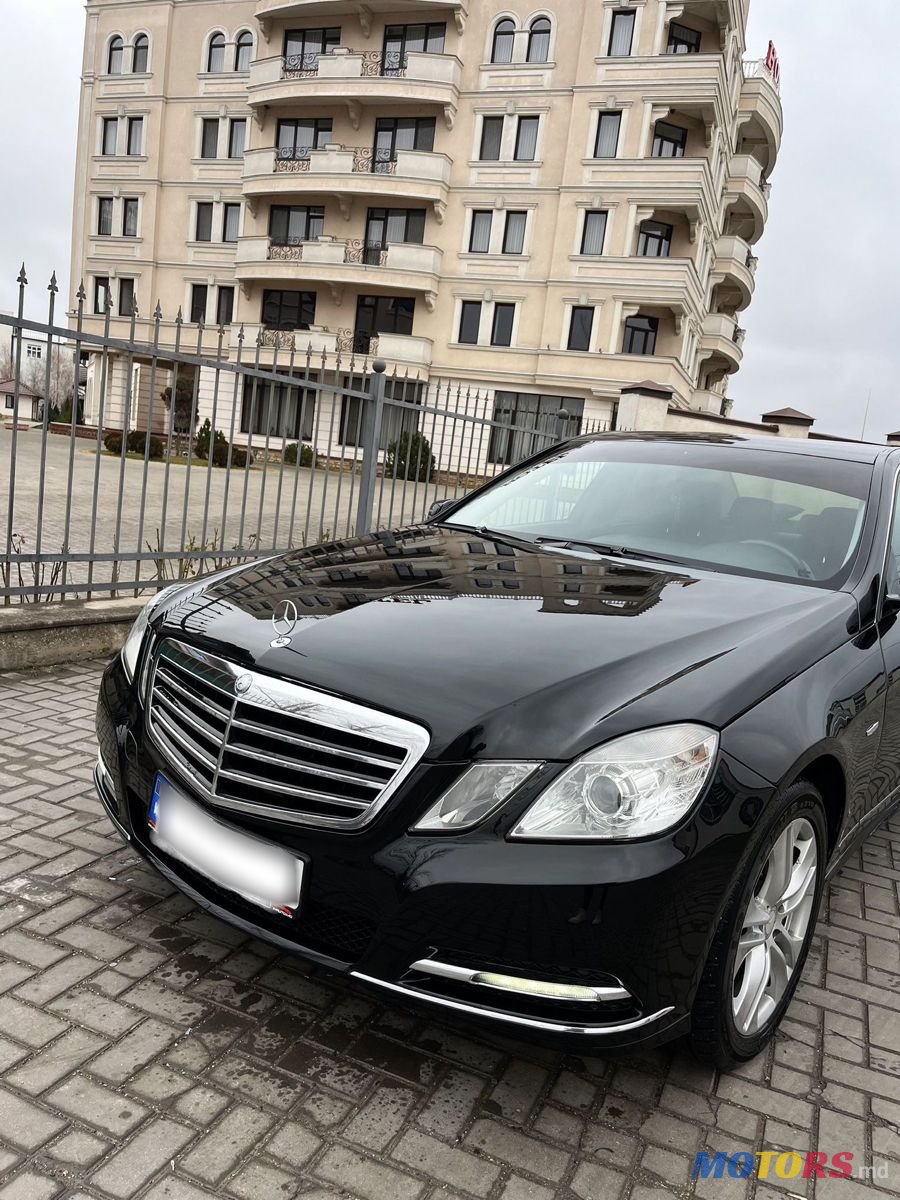 2011' Mercedes-Benz E-Class photo #1