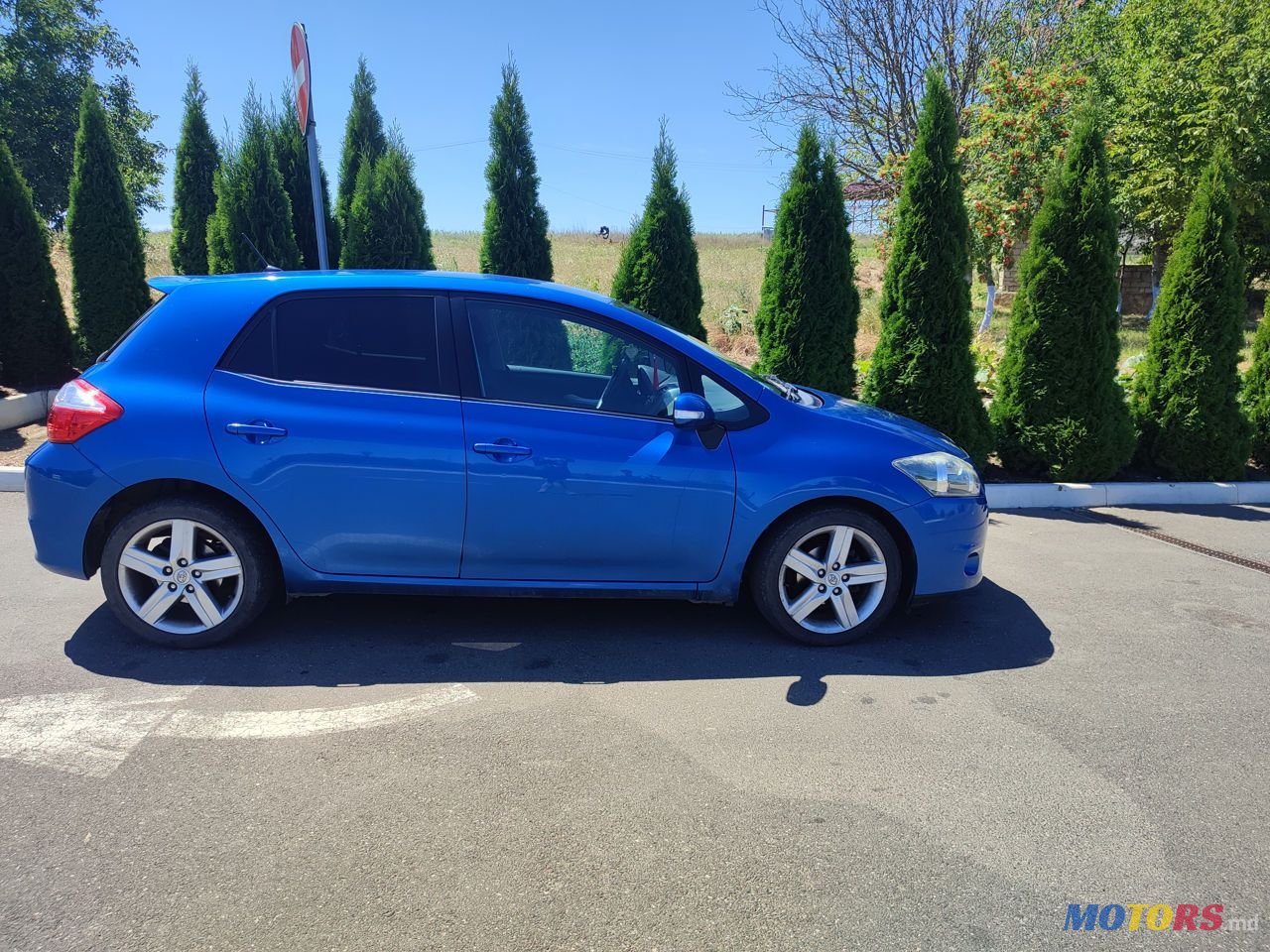 2010' Toyota Auris photo #1