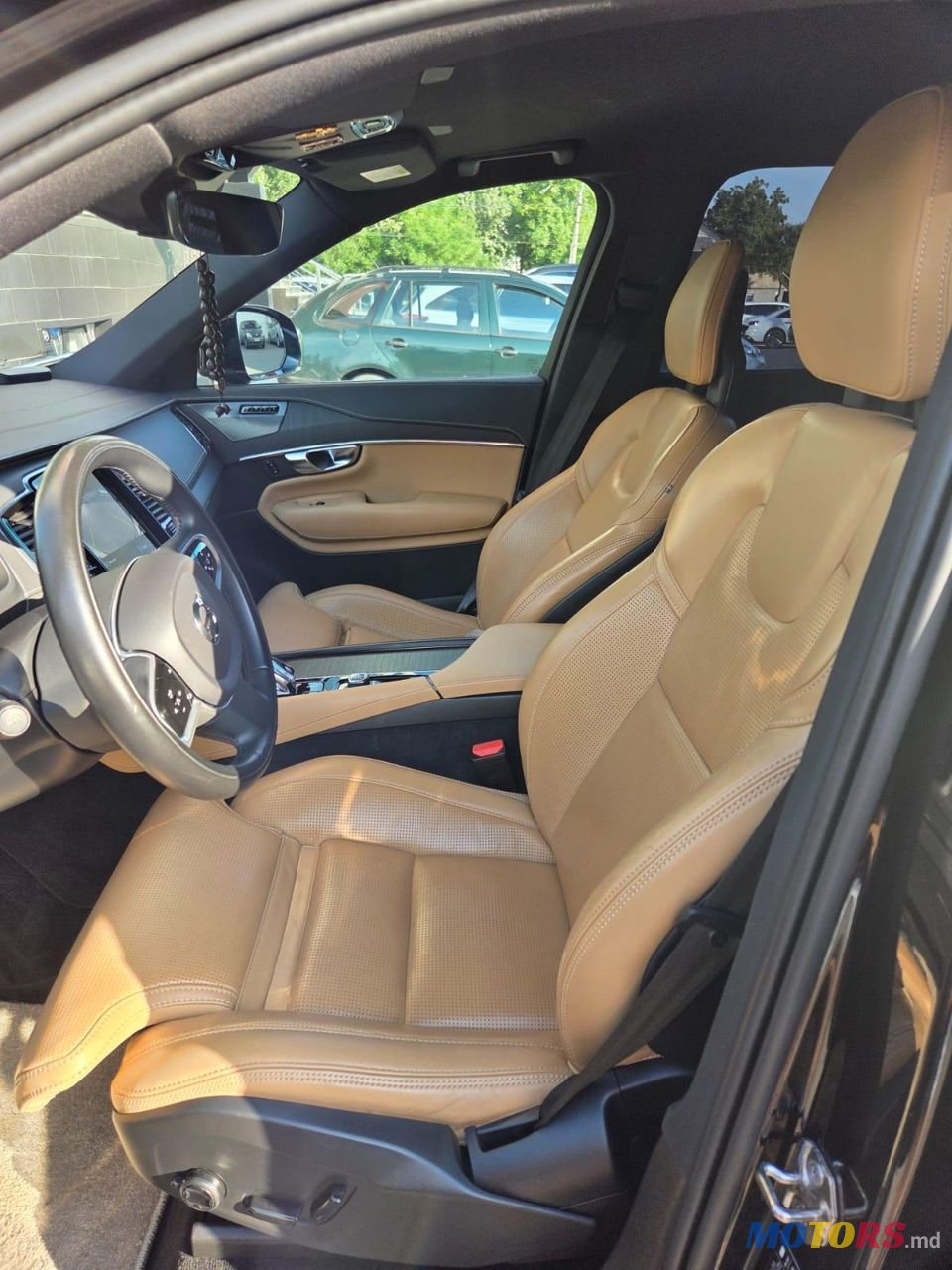 2021' Volvo XC90 photo #2