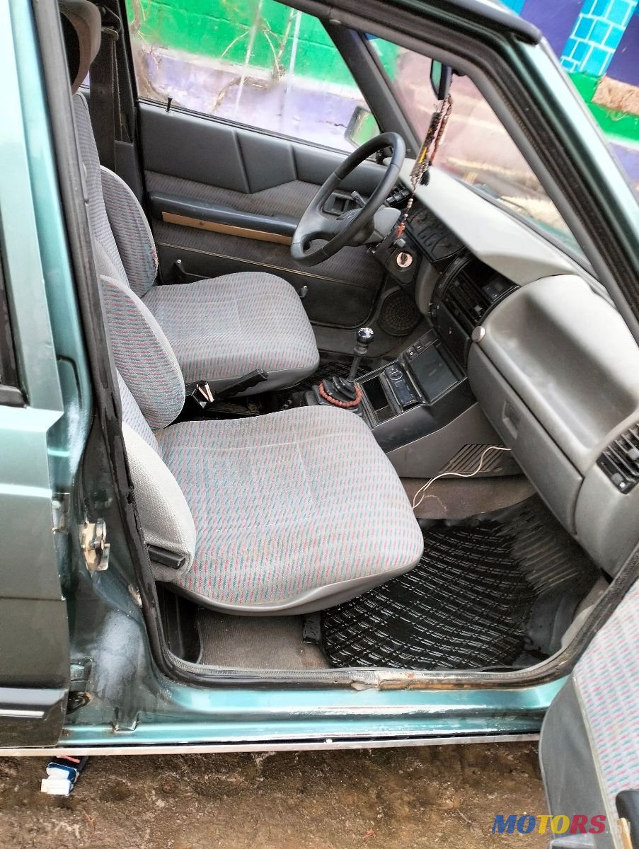 1988' Renault 19 photo #2