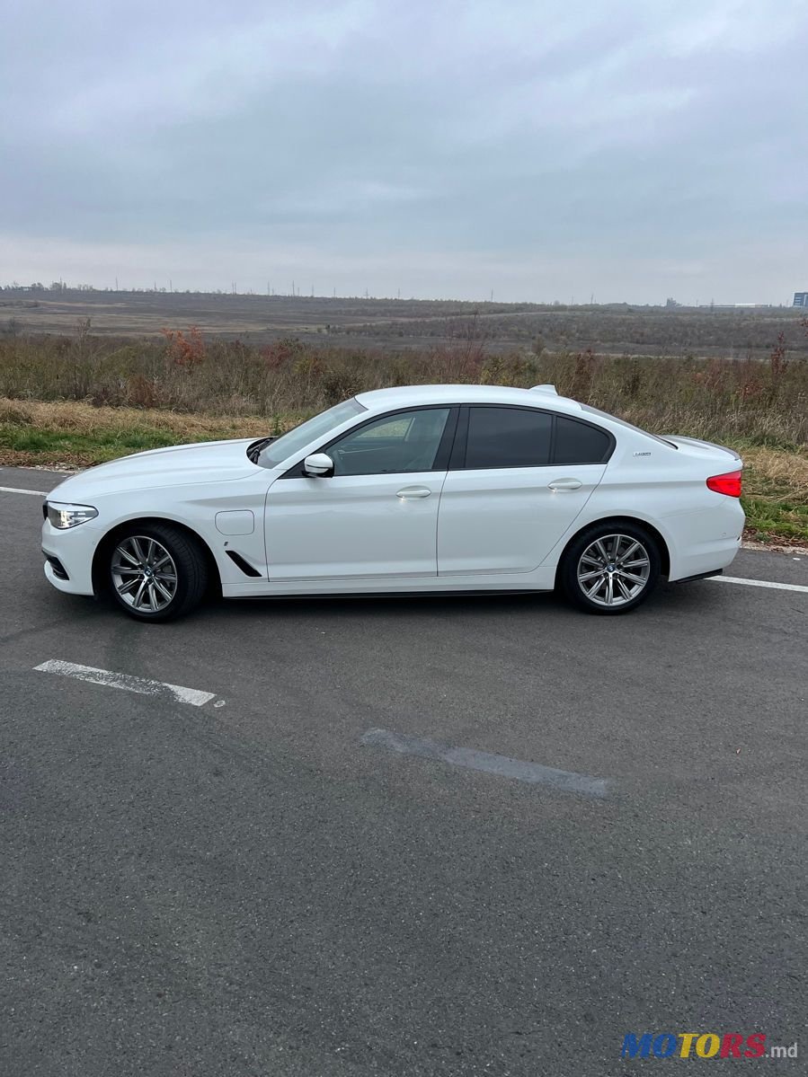 2019' BMW 5 Series photo #6