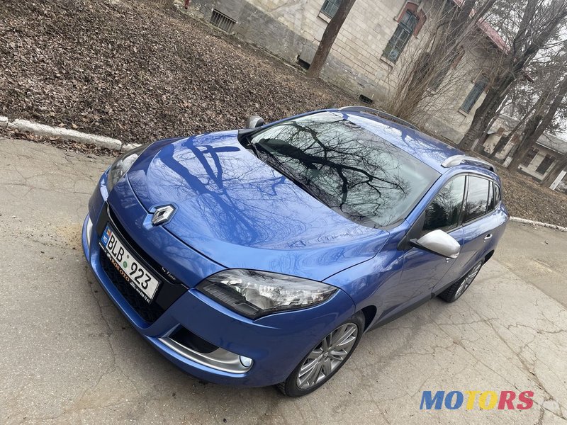 2011' Renault Megane photo #3