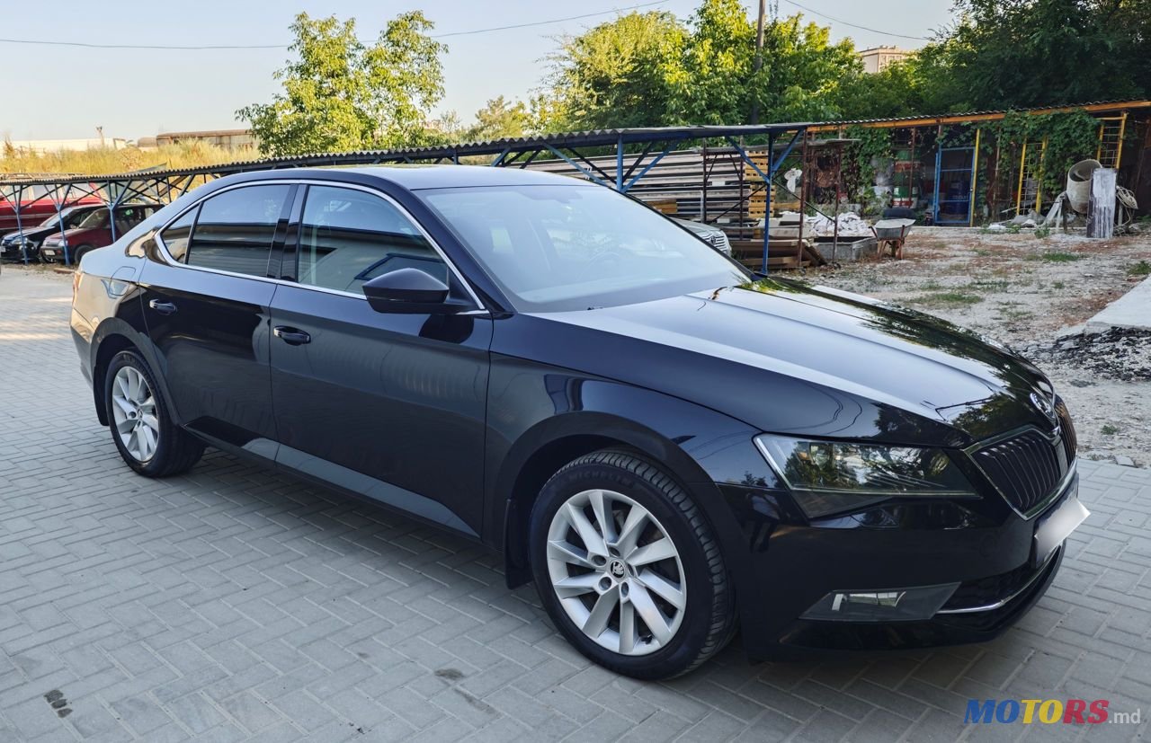 2016' Skoda Superb photo #4