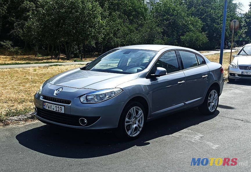 2010' Renault Fluence photo #5