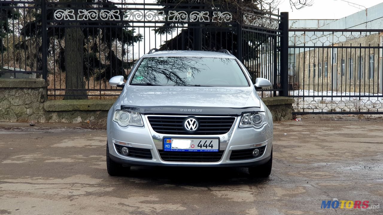2009' Volkswagen Passat photo #1