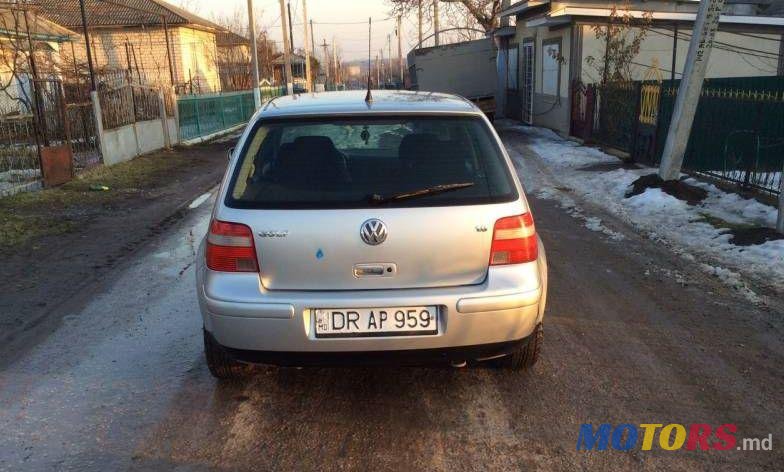 2004' Volkswagen Golf photo #2