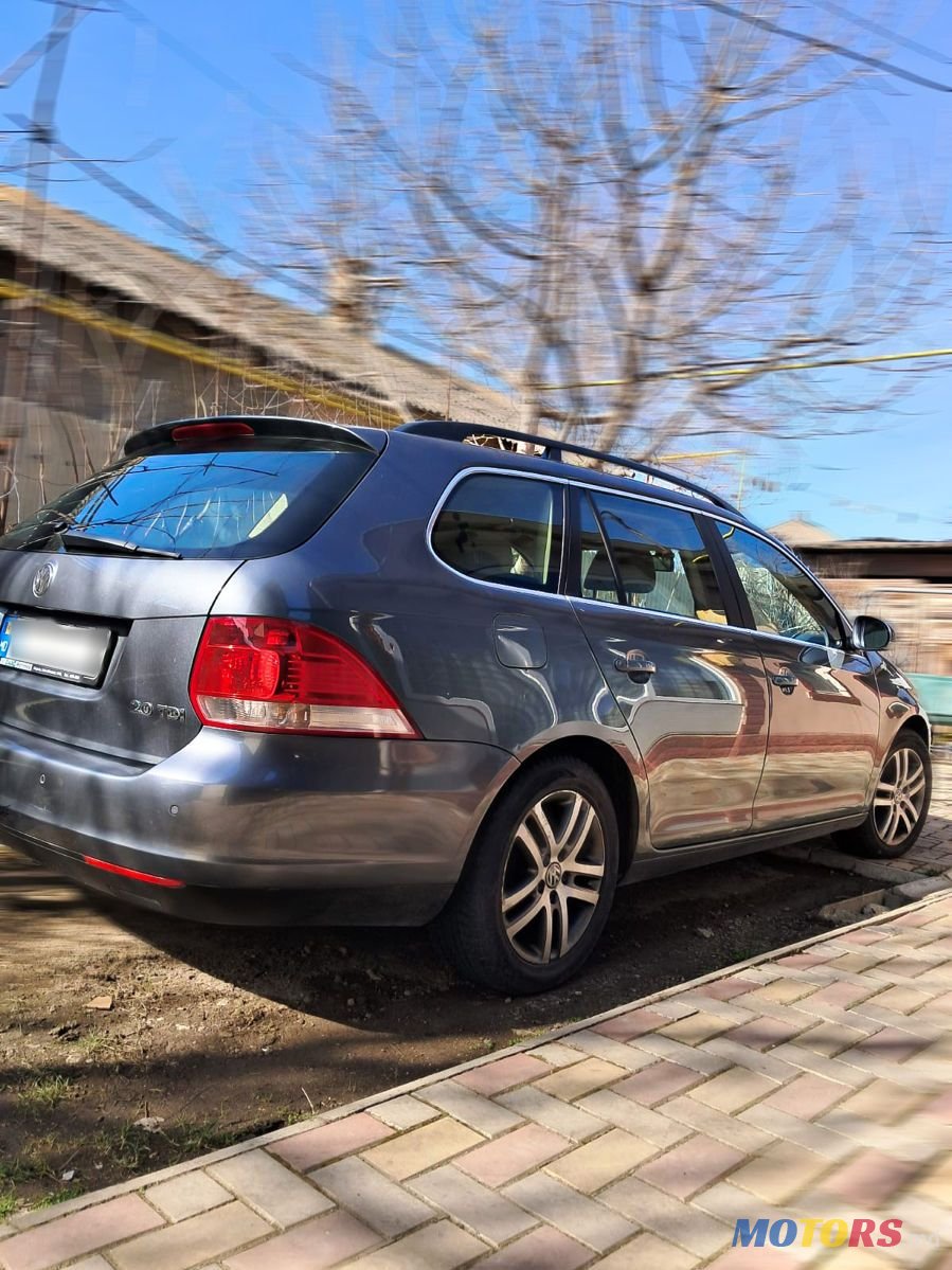 2010' Volkswagen Golf photo #3