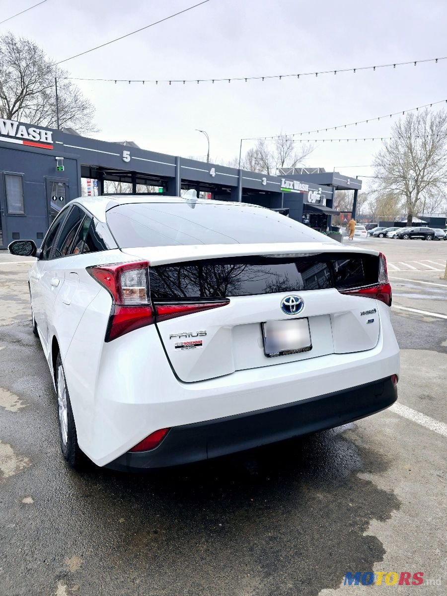 2021' Toyota Prius photo #2