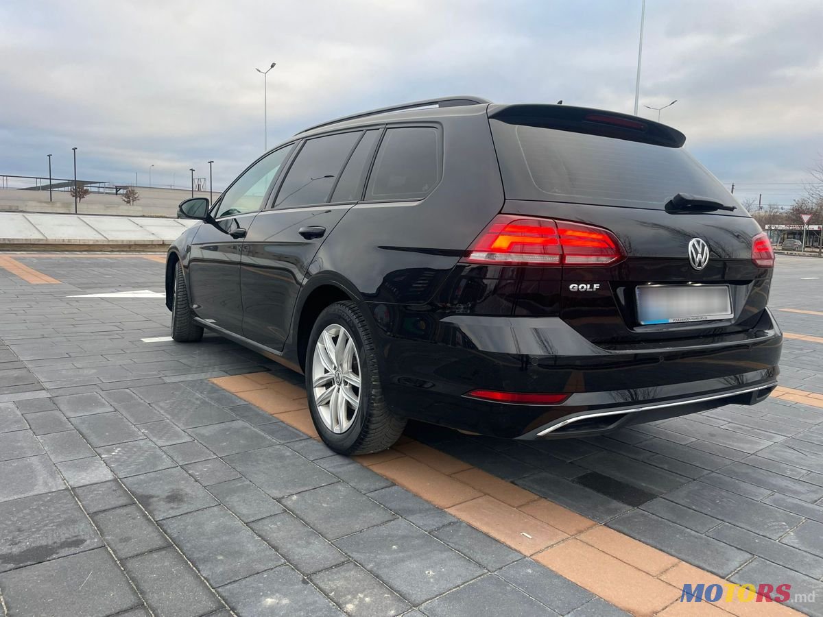 2017' Volkswagen Golf photo #4