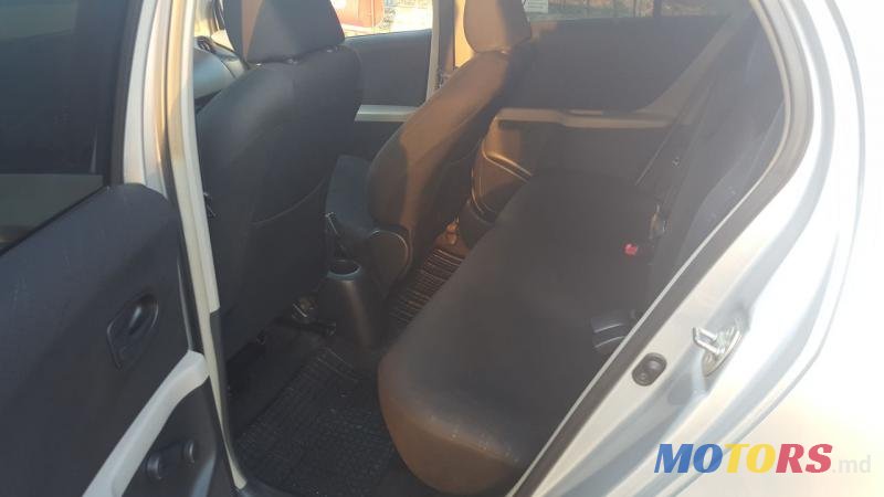 2007' Toyota Yaris photo #2