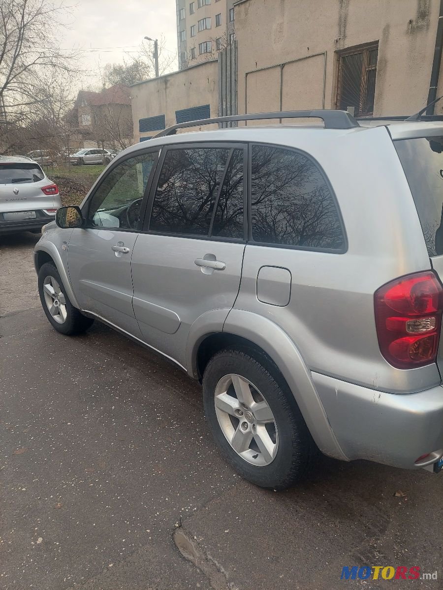 2004' Toyota RAV4 photo #3