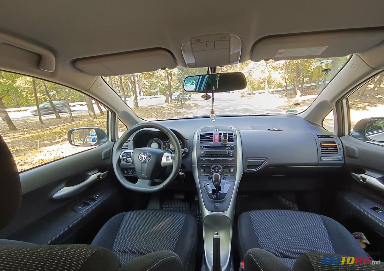 2010' Toyota Auris photo #5