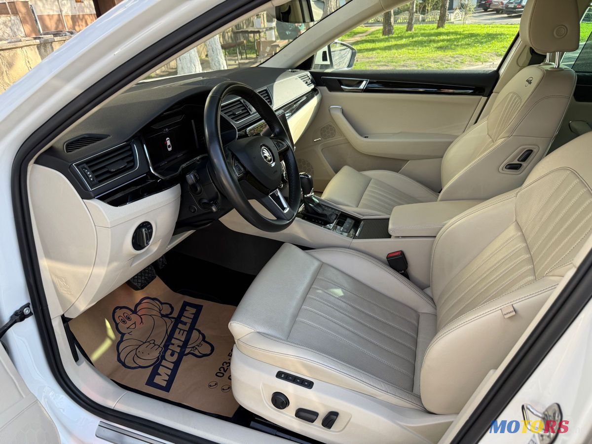 2020' Skoda Superb photo #5