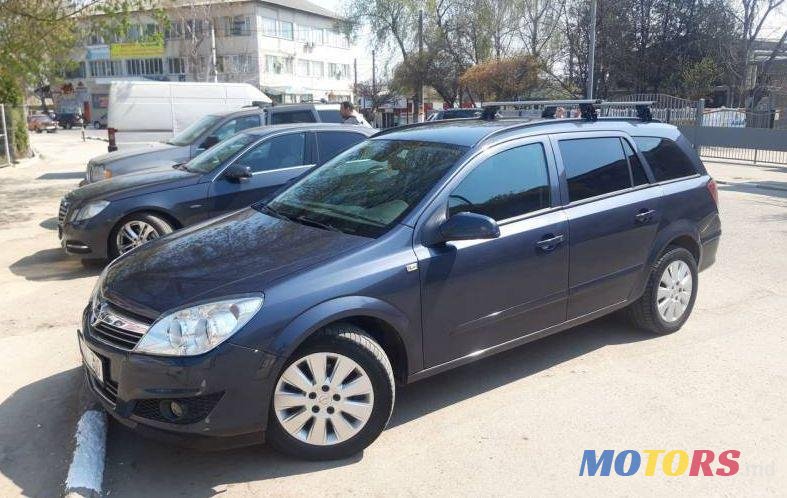 2008' Opel Astra photo #2