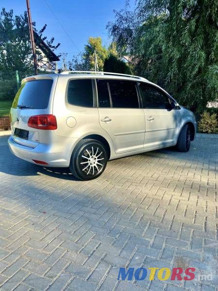 2012' Volkswagen Touran photo #4