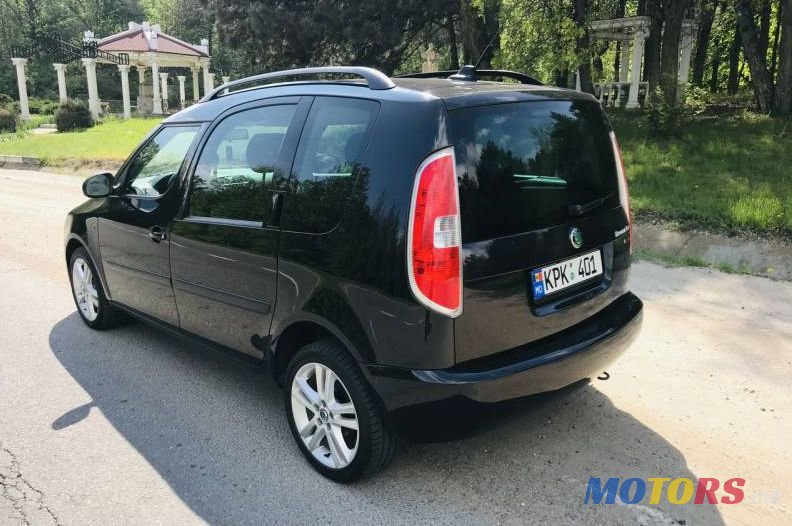 2011' Skoda Roomster photo #2