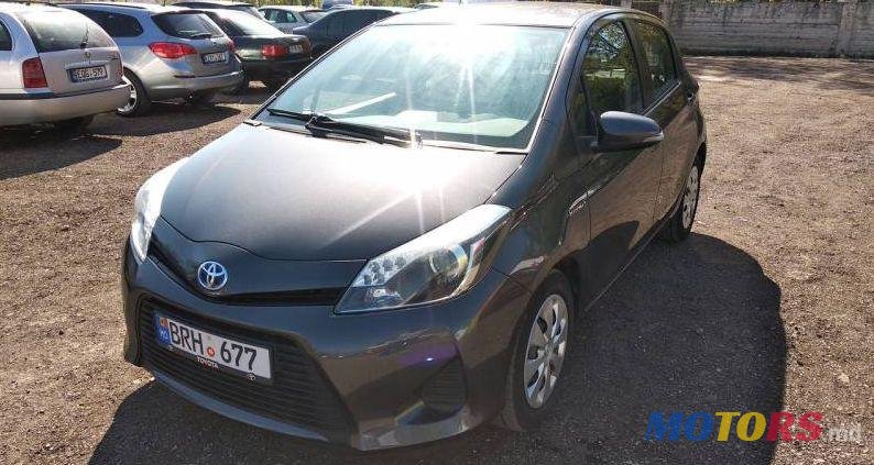 2012' Toyota Yaris photo #1