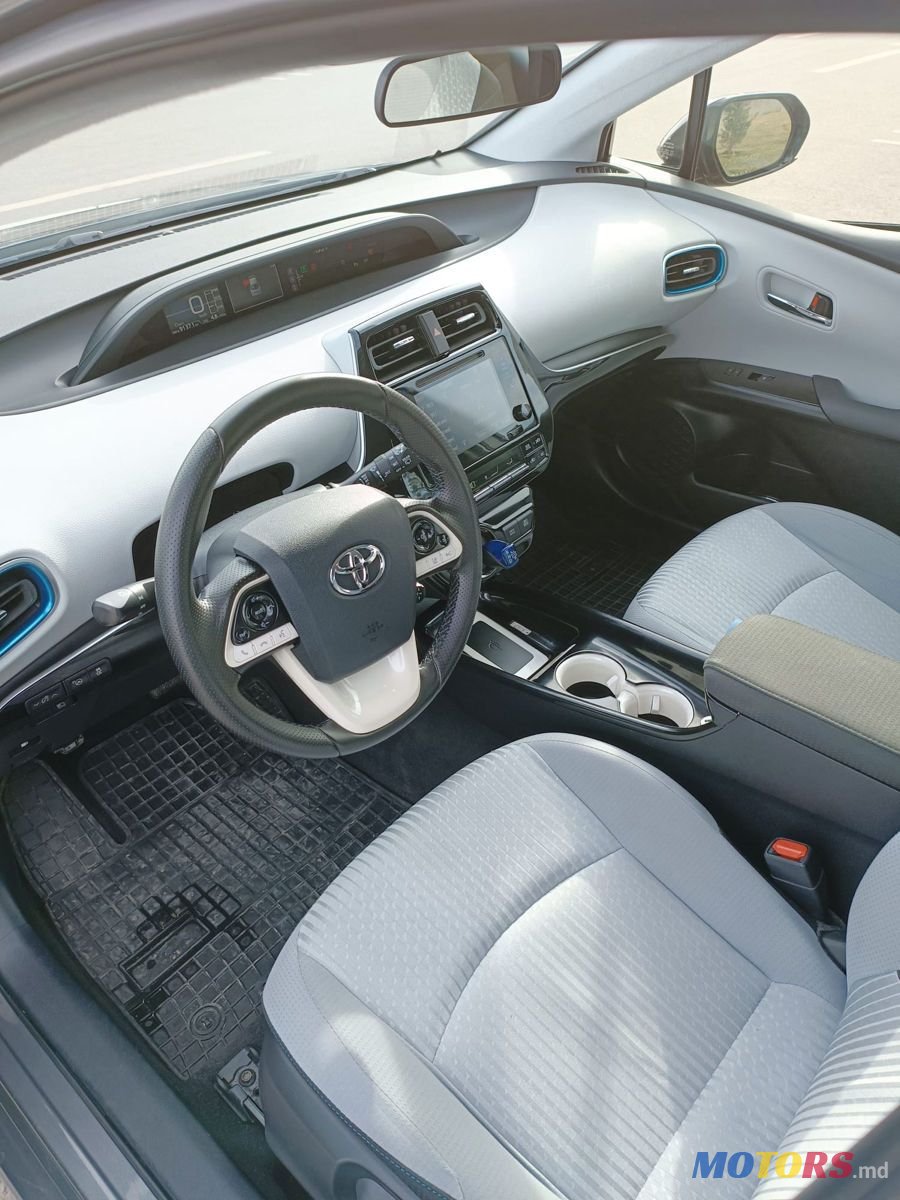2017' Toyota Prius photo #6