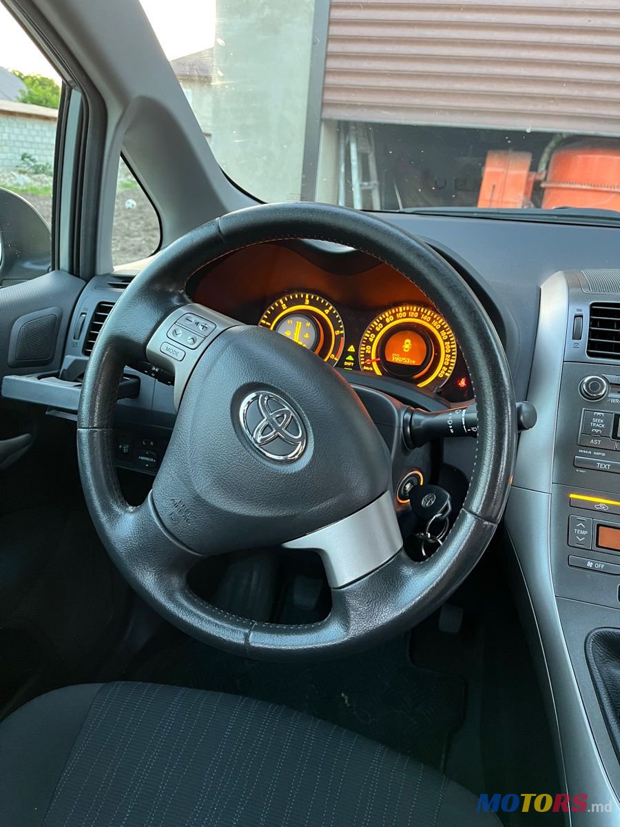 2008' Toyota Auris photo #4