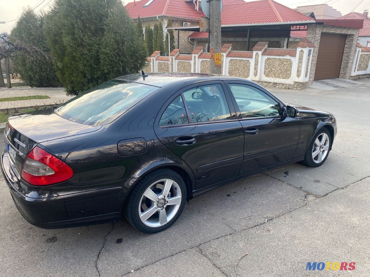2007' Mercedes-Benz E Класс photo #4