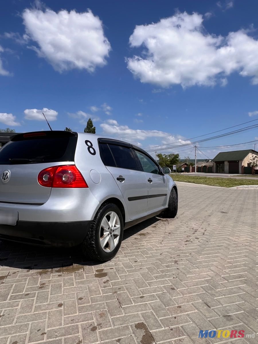 2006' Volkswagen Golf photo #2