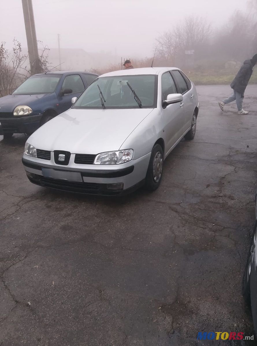 2002' SEAT Cordoba photo #1