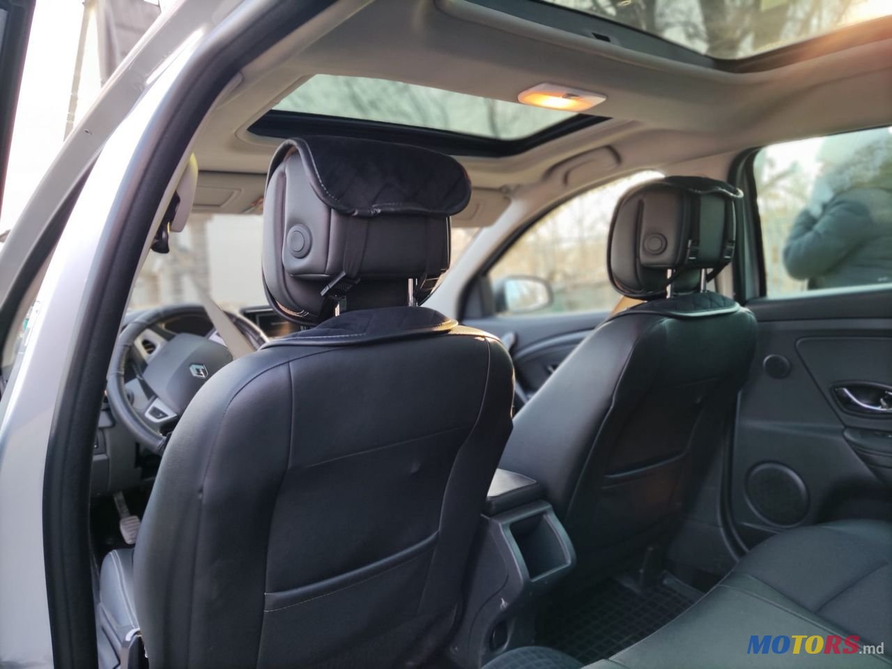 2012' Renault Megane photo #3