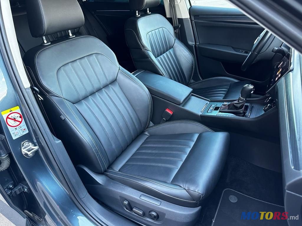 2021' Skoda Superb photo #5