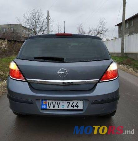 2005' Opel Astra photo #1