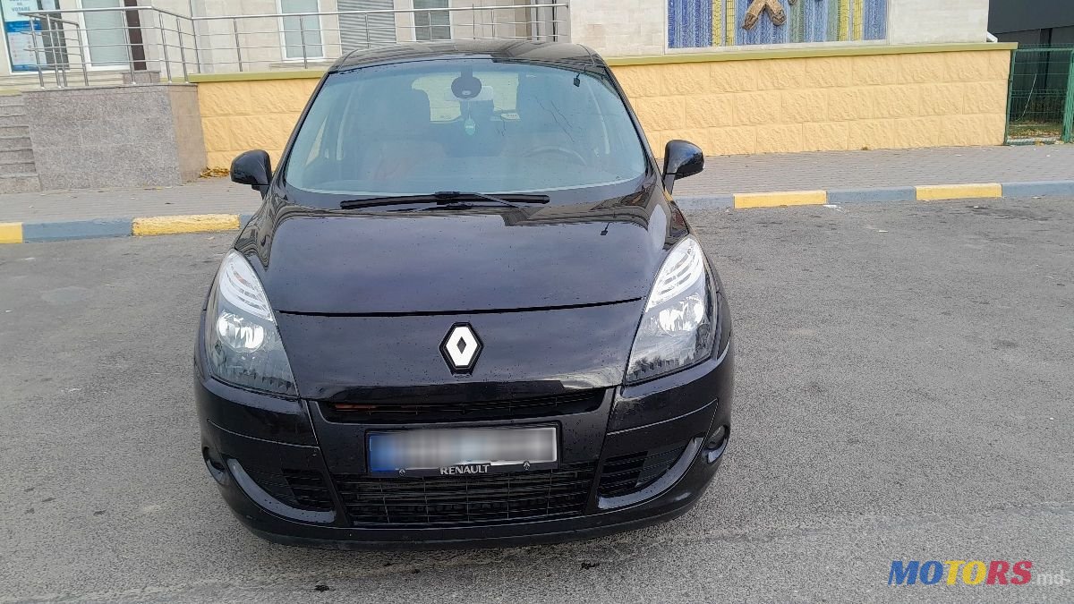 2010' Renault Scenic photo #1