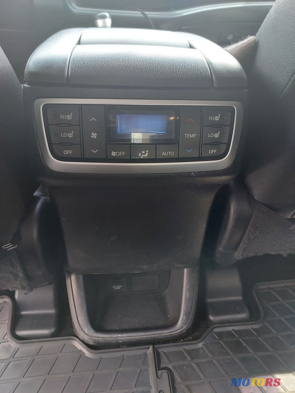 2017' Toyota Highlander photo #4