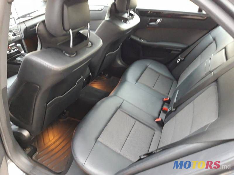 2009' Mercedes-Benz E photo #4