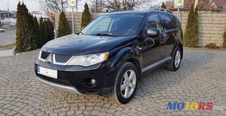 2009' Mitsubishi Outlander photo #1