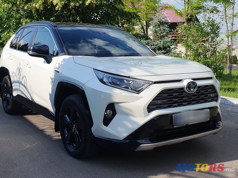 2019' Toyota RAV4 photo #1