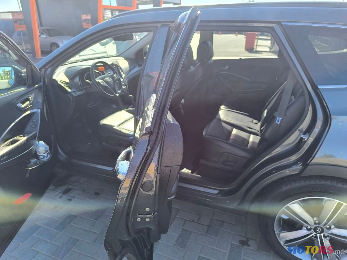 2014' Hyundai Santa Fe photo #2